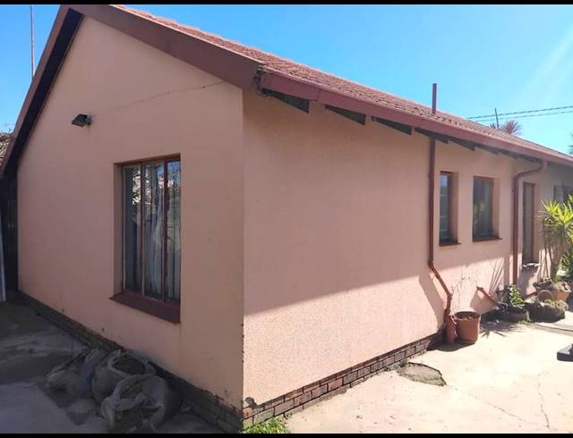 3 BEDROOM HOUSE FOR SALE IN MOROKA